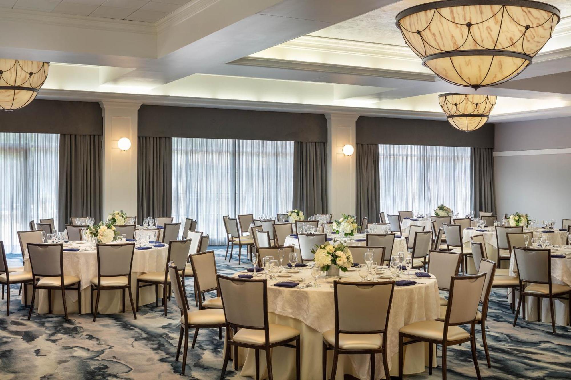 Four Points By Sheraton Norwood Conference Center Eksteriør billede