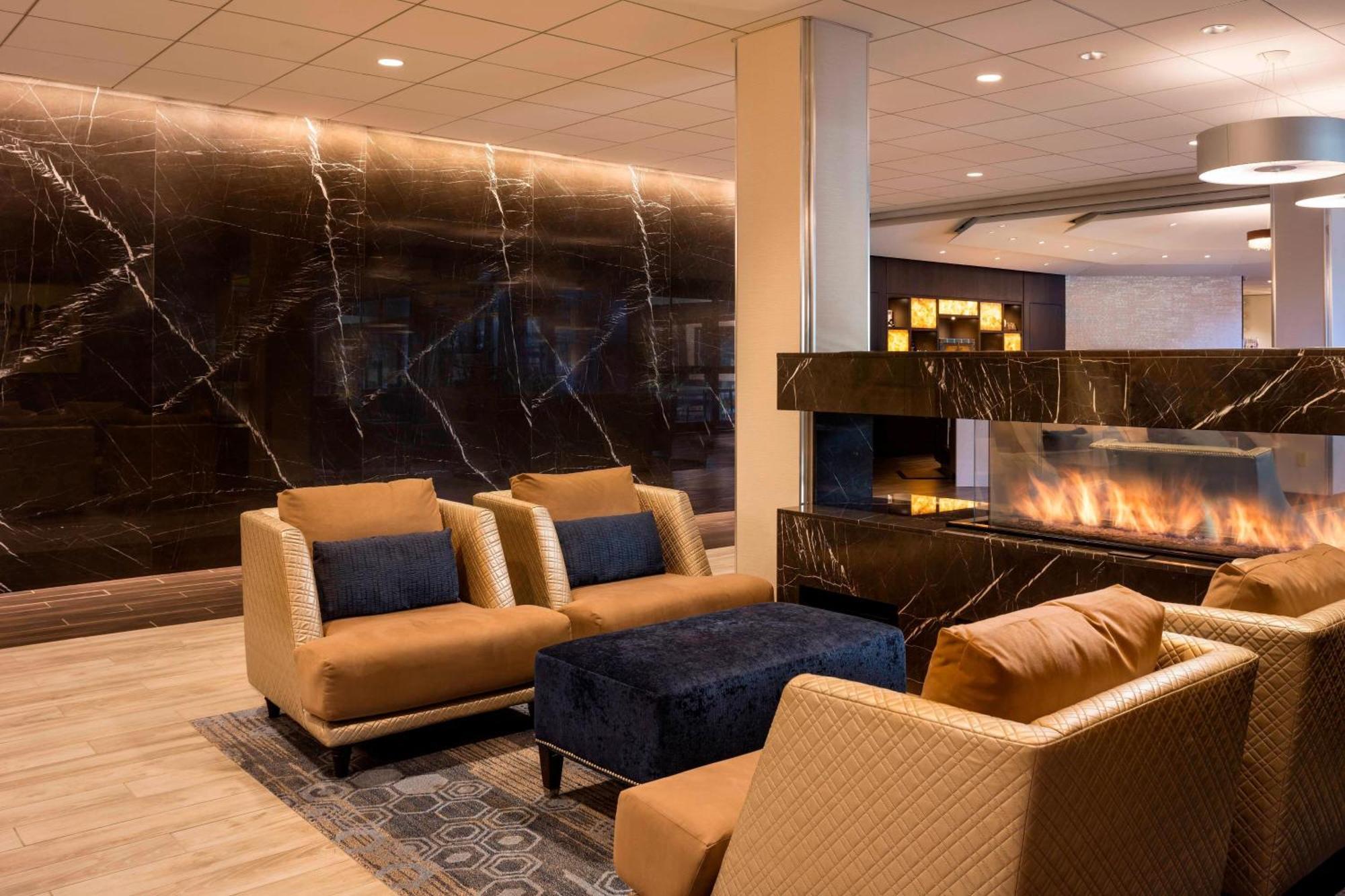 Four Points By Sheraton Norwood Conference Center Eksteriør billede